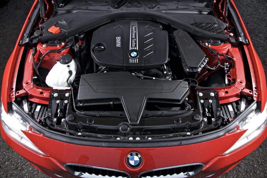  BMW 320d Sport 2012 года  (UK) (фото 2 из 28)